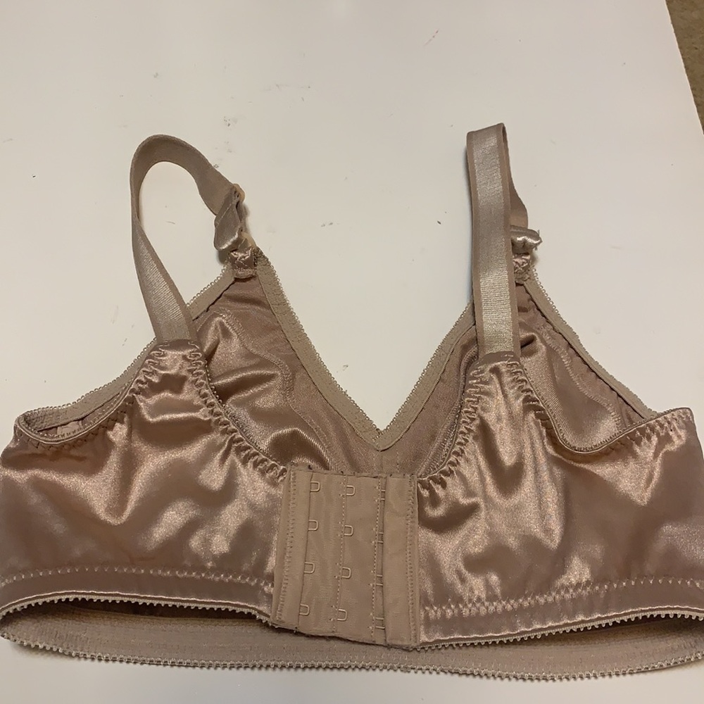 Bali Double Support Wireless Full Coverage Bra Sz… - image 6